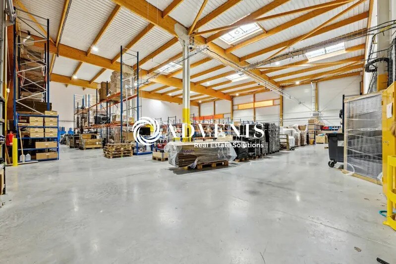Industrial in Brie-Comte-Robert to rent Interior Photo- Image 1 of 7