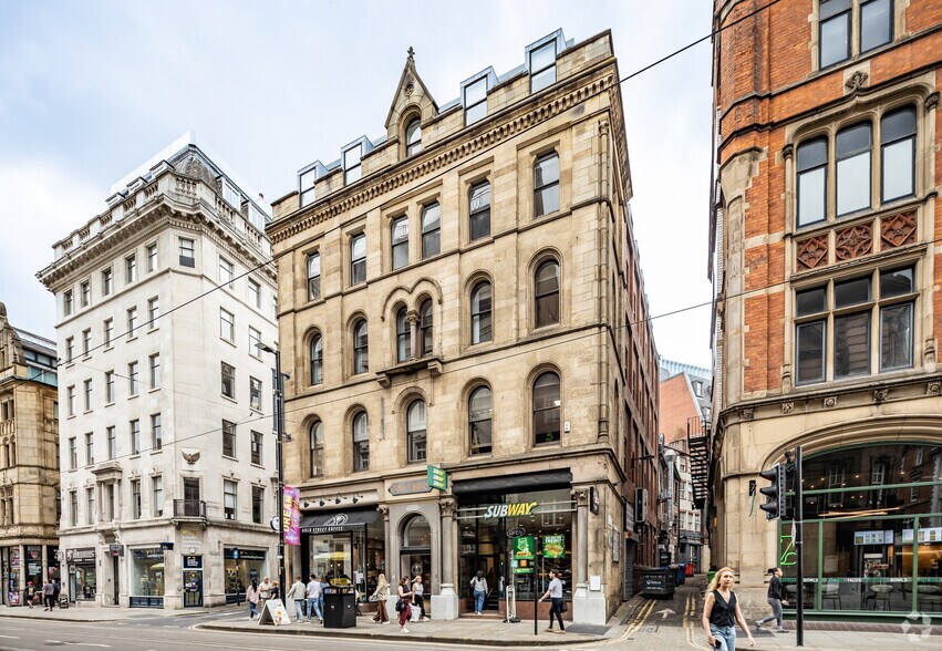 57 Cross St, Manchester to rent - Building Photo - Image 2 of 7