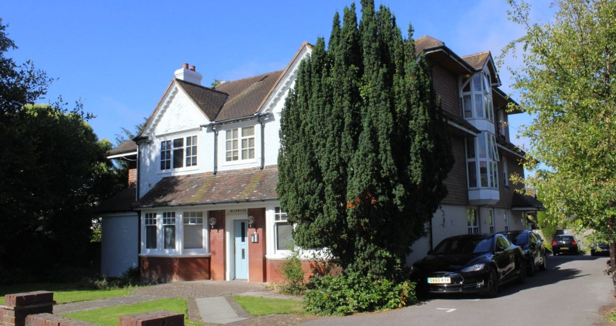 North Para, Horsham to rent Building Photo- Image 1 of 3