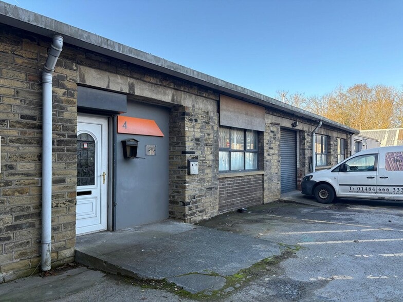 New Mill Rd, Holmfirth to rent - Building Photo - Image 2 of 2