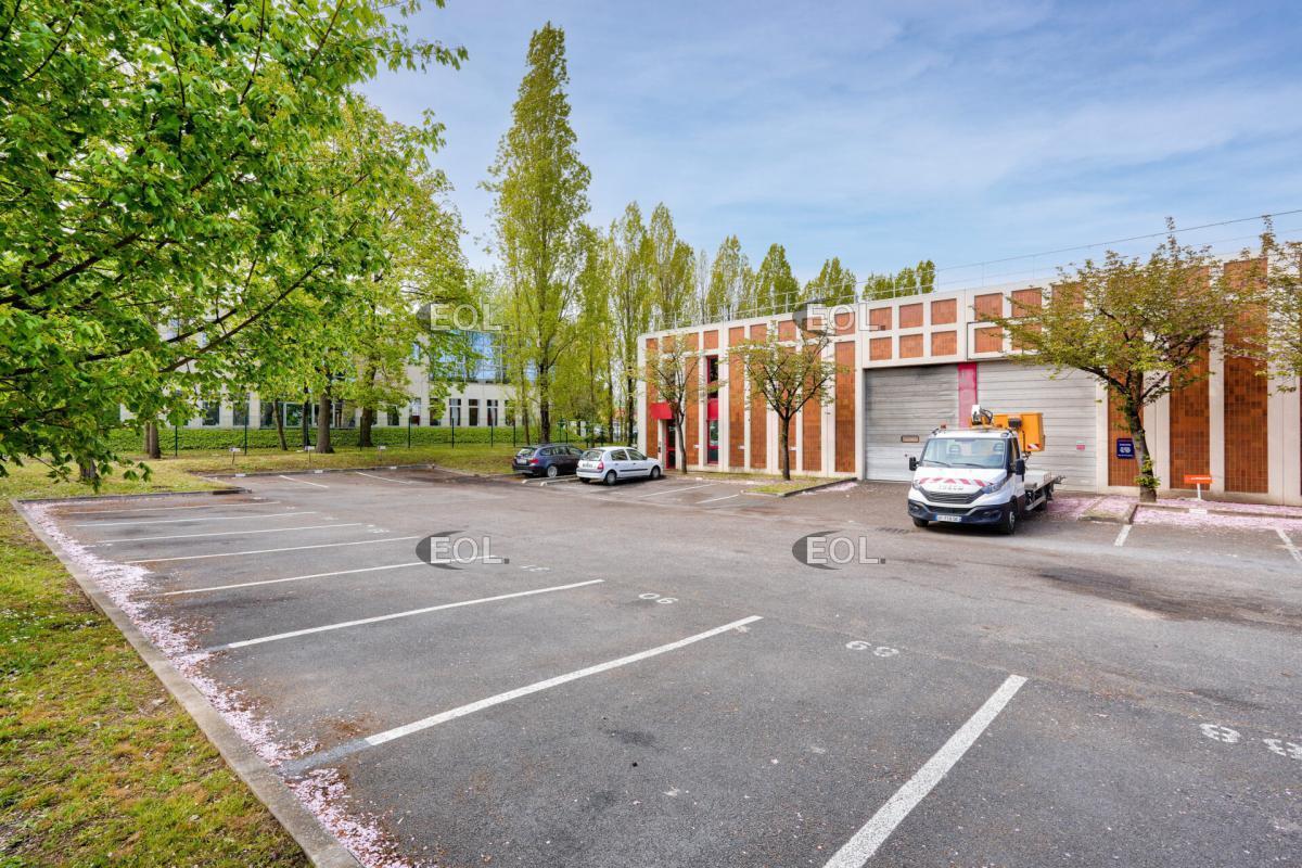 Light Industrial in Éragny to rent Building Photo- Image 1 of 7