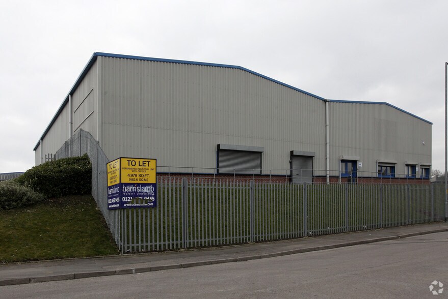 East Acre, Willenhall to rent - Primary Photo - Image 1 of 4