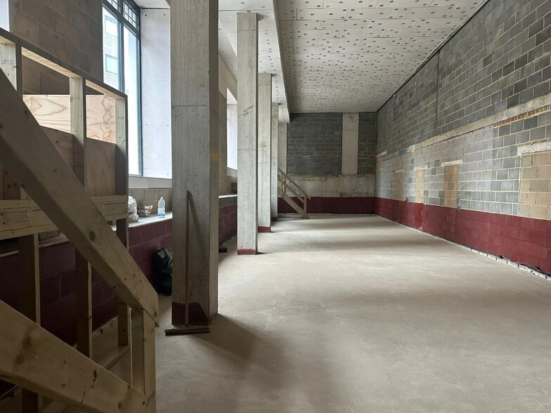 22-42 Gordon St, Luton to rent - Building Photo - Image 2 of 3