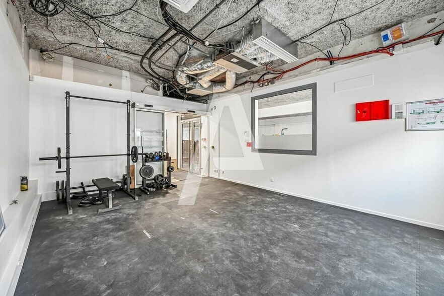 55 Avenue Danielle Casanova, Ivry-sur-Seine to rent - Interior Photo - Image 3 of 6