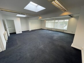 41 Frimley High St, Frimley for rent Interior Photo- Image 2 of 2