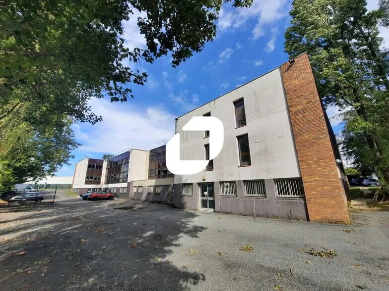 3 Avenue De La Baltique, Villebon-sur-Yvette to rent - Building Photo - Image 2 of 18