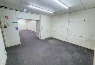 45-45A High St, Haverfordwest to rent Interior Photo- Image 2 of 3