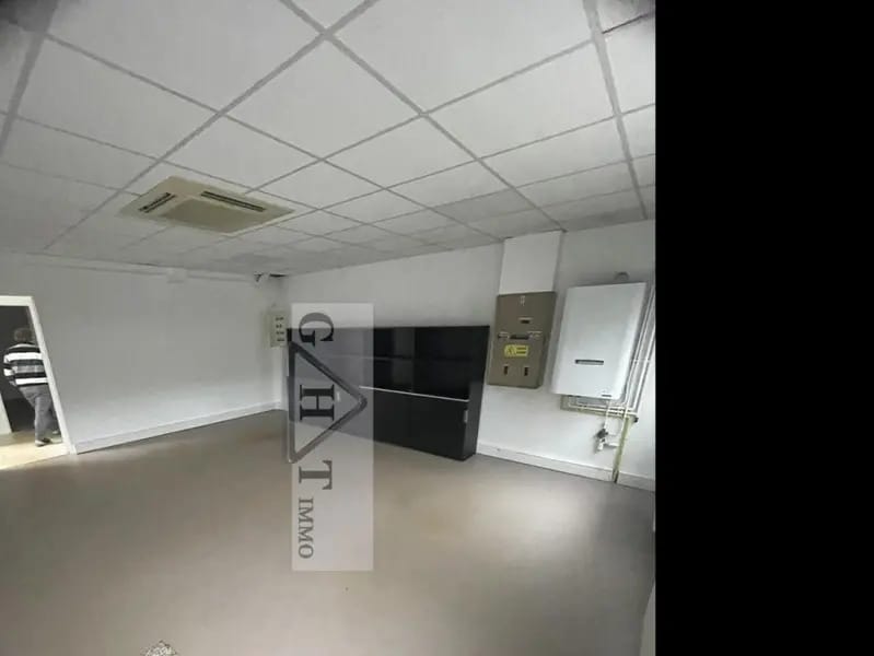 Industrial in Ennery to rent Interior Photo- Image 1 of 11