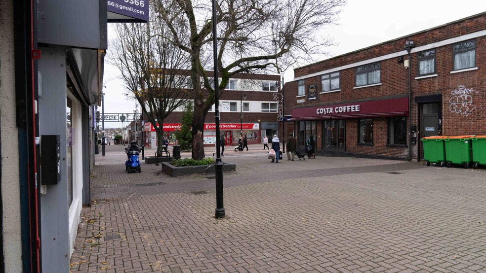 59 Green St, Gillingham to rent - Building Photo - Image 2 of 4