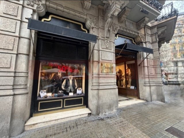 Retail in Barcelona, Barcelona to rent - Building Photo - Image 3 of 4