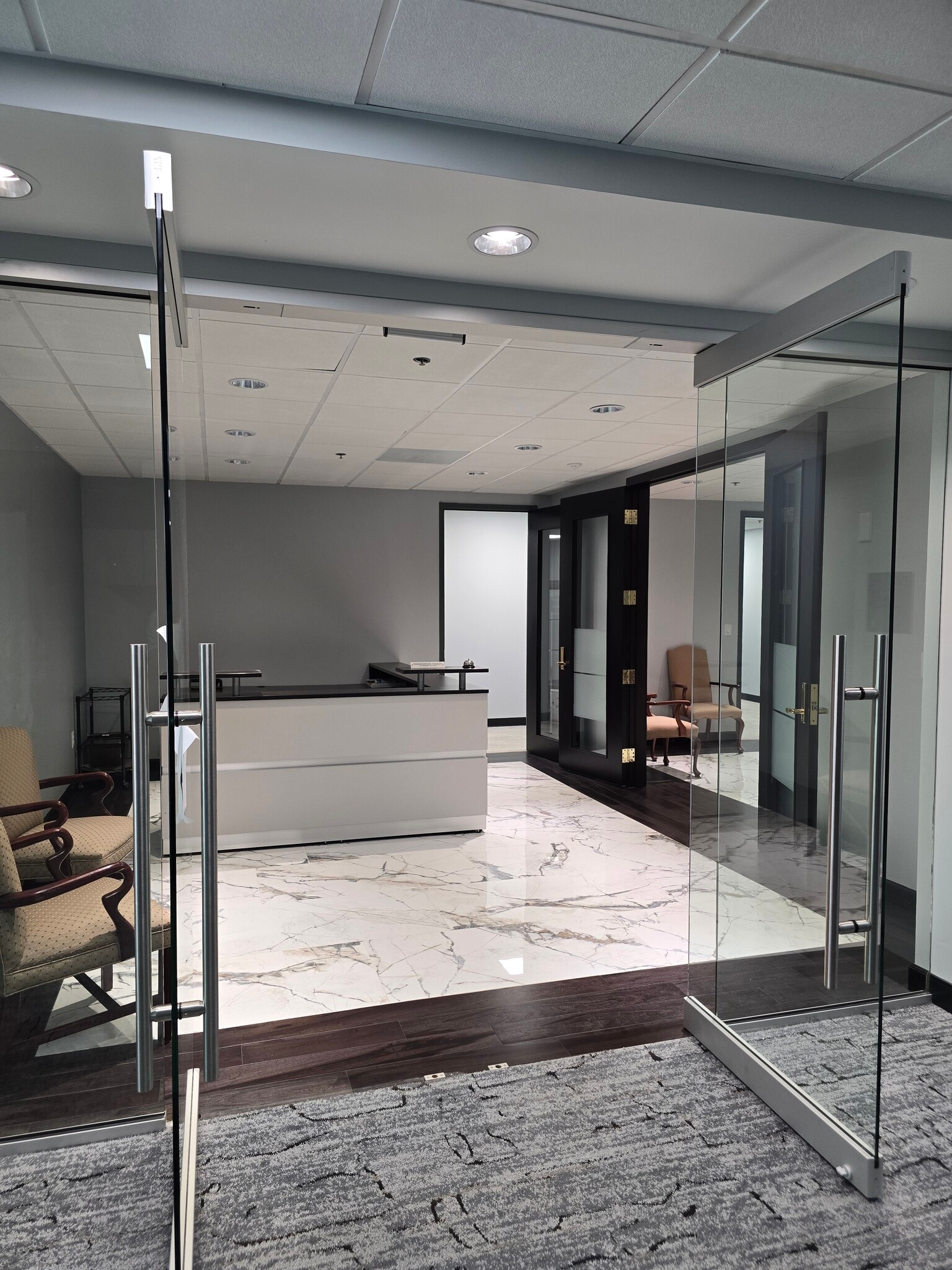 18167 US Highway 19 N, Clearwater, FL to rent Interior Photo- Image 1 of 16