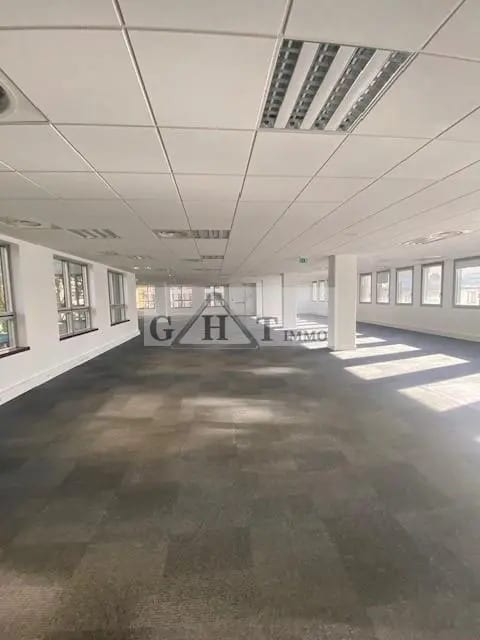 259-261 Rue De Paris, Montreuil to rent Building Photo- Image 1 of 4