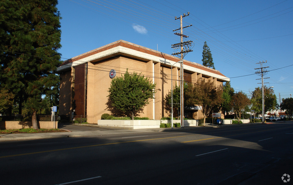 6725 Kester Ave, Van Nuys, CA for sale - Building Photo - Image 3 of 23