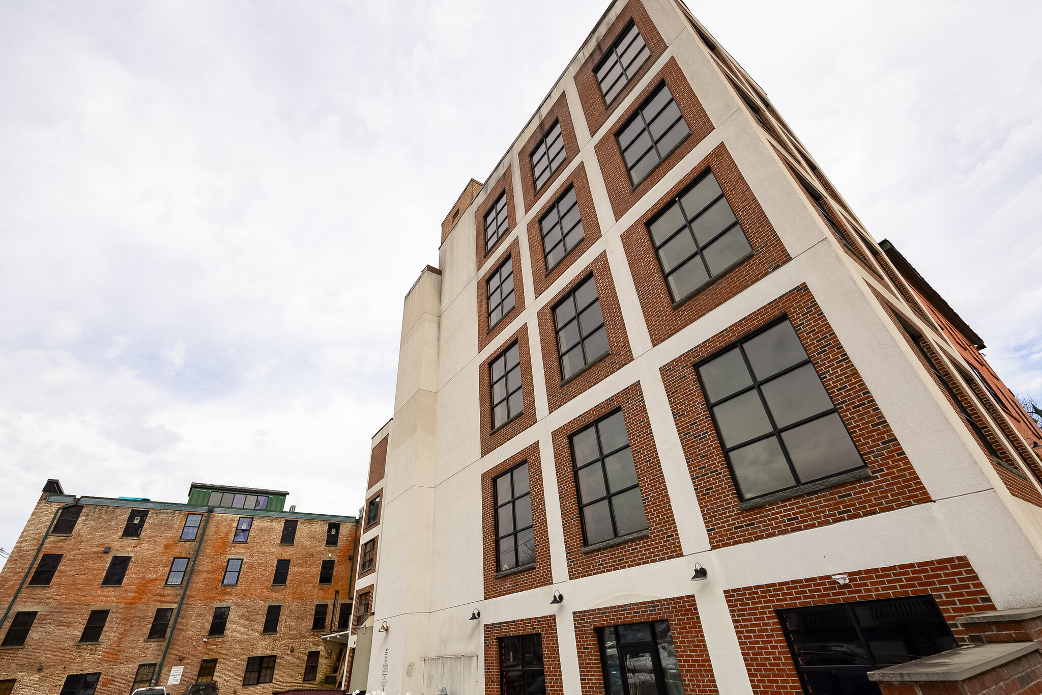 35 Main St, Poughkeepsie, NY to rent Primary Photo- Image 1 of 5