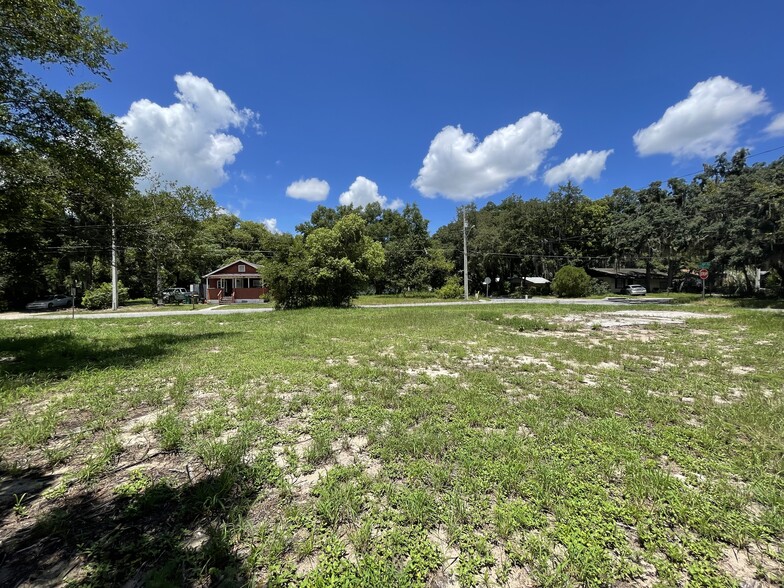 404 Grant Ave, Mount Dora, FL for sale - Building Photo - Image 3 of 9