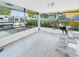 River Ln, Chester to rent Interior Photo- Image 1 of 5