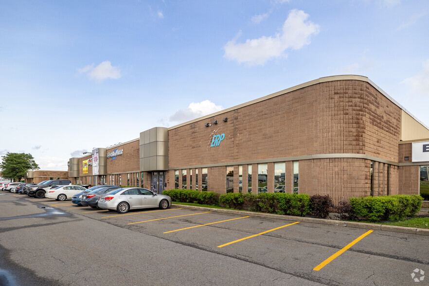 3200-3240 Aut Laval W, Laval, QC for rent - Primary Photo - Image 1 of 4