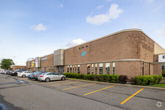 3200-3240 Aut Laval W, Laval, QC for rent Primary Photo- Image 1 of 5