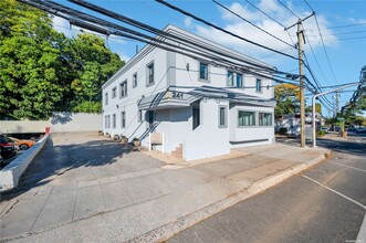 241 E Shore Rd, Great Neck, NY for rent Building Photo- Image 1 of 1