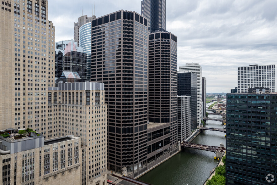 10 S Wacker Dr, Chicago, IL for sale - Primary Photo - Image 1 of 1