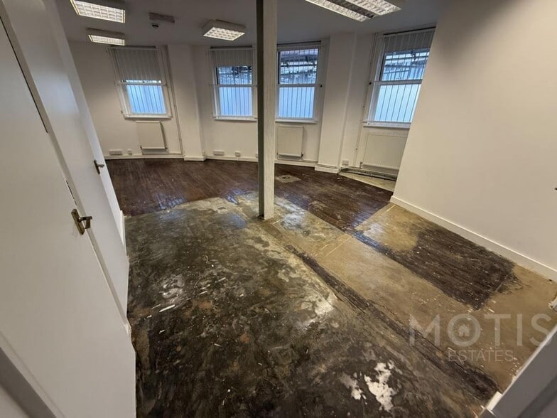 Cheriton Pl, Folkestone to rent - Building Photo - Image 3 of 9