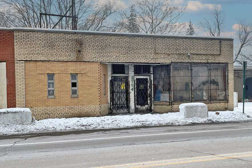 1764 E 7 Mile Rd, Detroit, MI for sale - Building Photo - Image 1 of 1