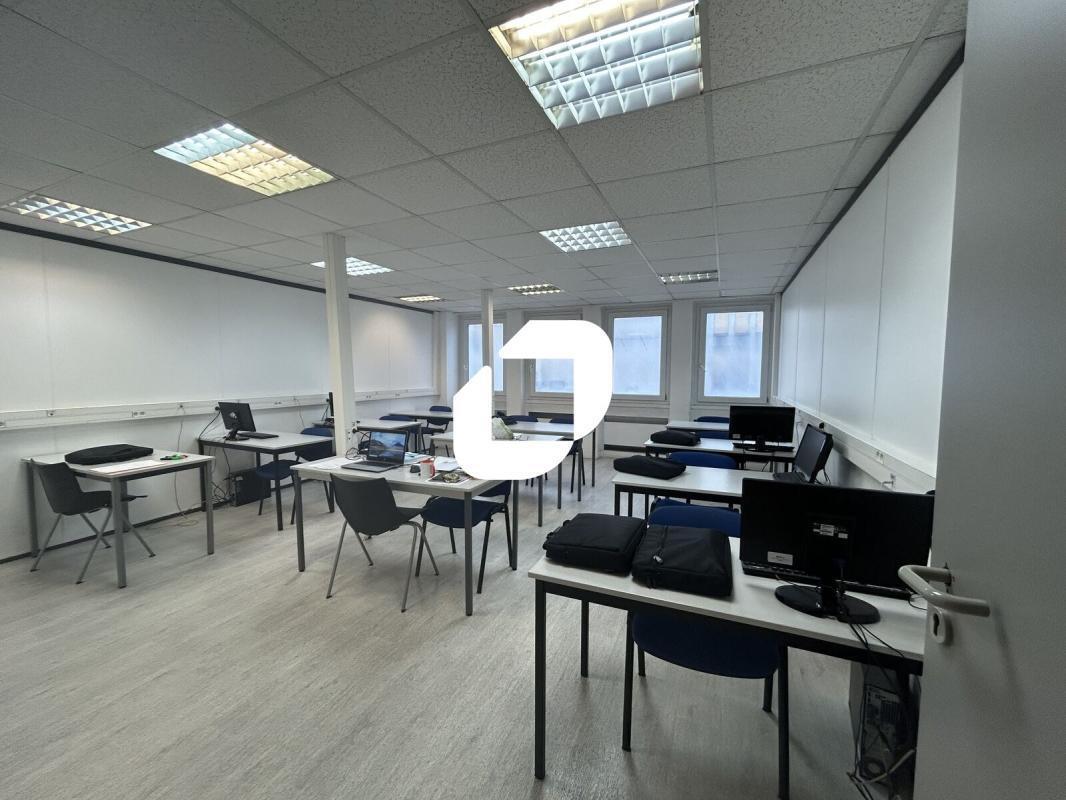 Office in Créteil for sale Interior Photo- Image 1 of 7