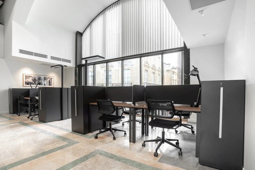 Office in Bordeaux to rent - Interior Photo - Image 1 of 10