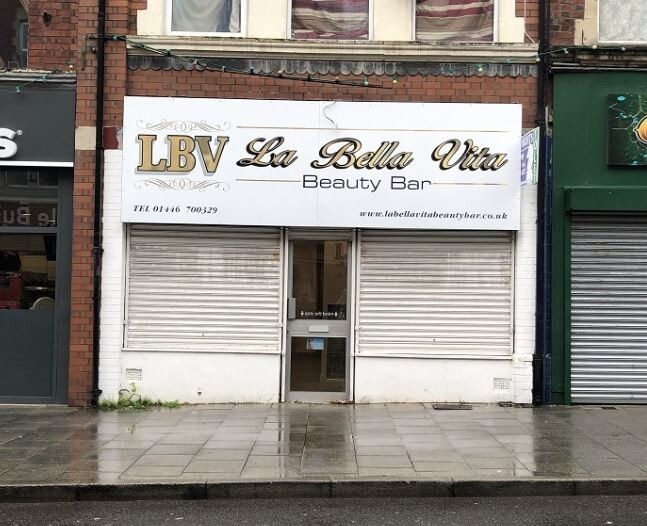 19 Holton Rd, Barry for sale - Primary Photo - Image 1 of 1