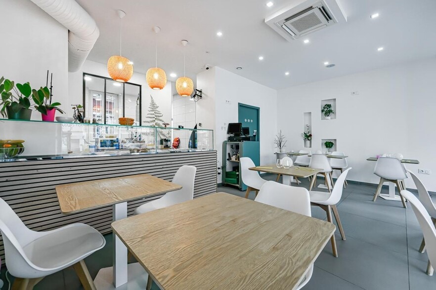 Retail in Boulogne-Billancourt to rent - Interior Photo - Image 3 of 6