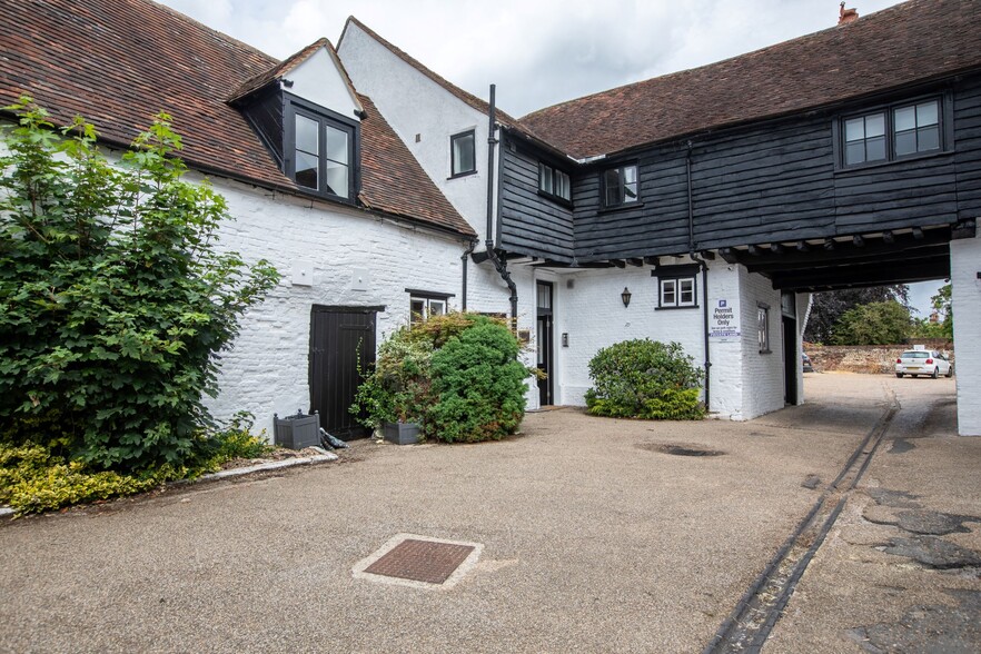 21-23 Hart St, Henley On Thames for rent - Building Photo - Image 1 of 1