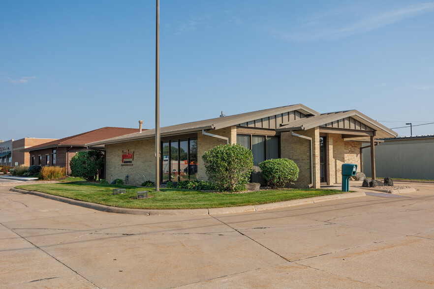 1405 E 23rd St, Fremont, NE for rent - Building Photo - Image 1 of 33