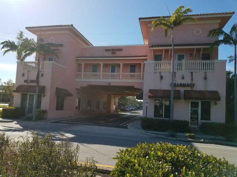 709 S Federal Hwy, Boynton Beach, FL for sale - Building Photo - Image 1 of 16