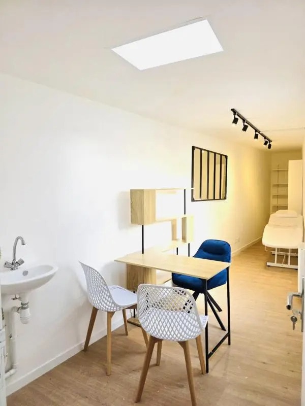 Location Bureaux 11 m² - Photo 1