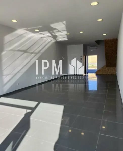 Location Commerce 105 m²