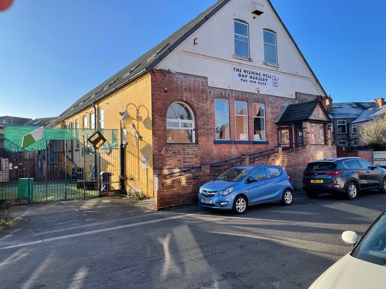 2 Oakfields Rd, West Bridgford for sale - Building Photo - Image 2 of 8