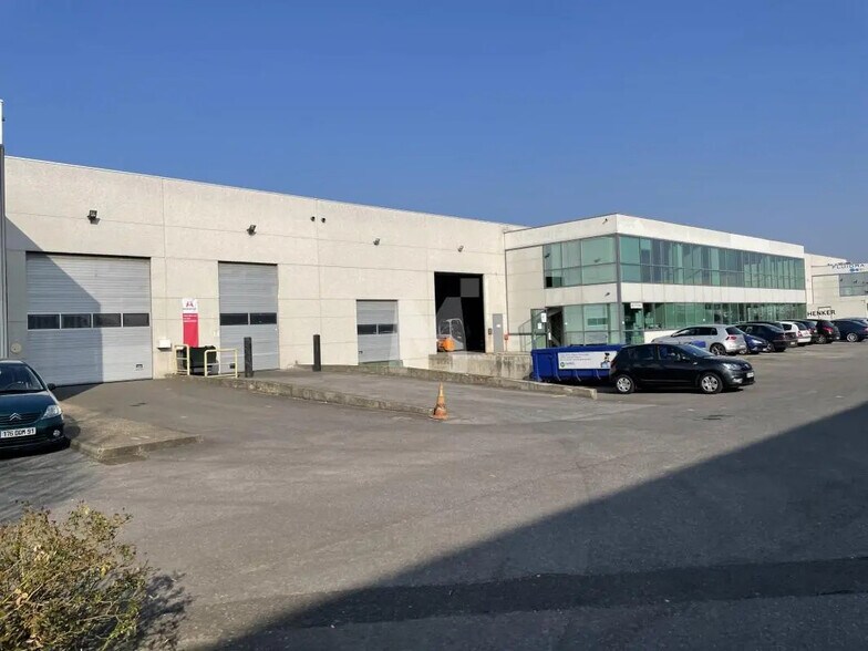 Light Industrial in Chilly-Mazarin to rent - Building Photo - Image 3 of 14