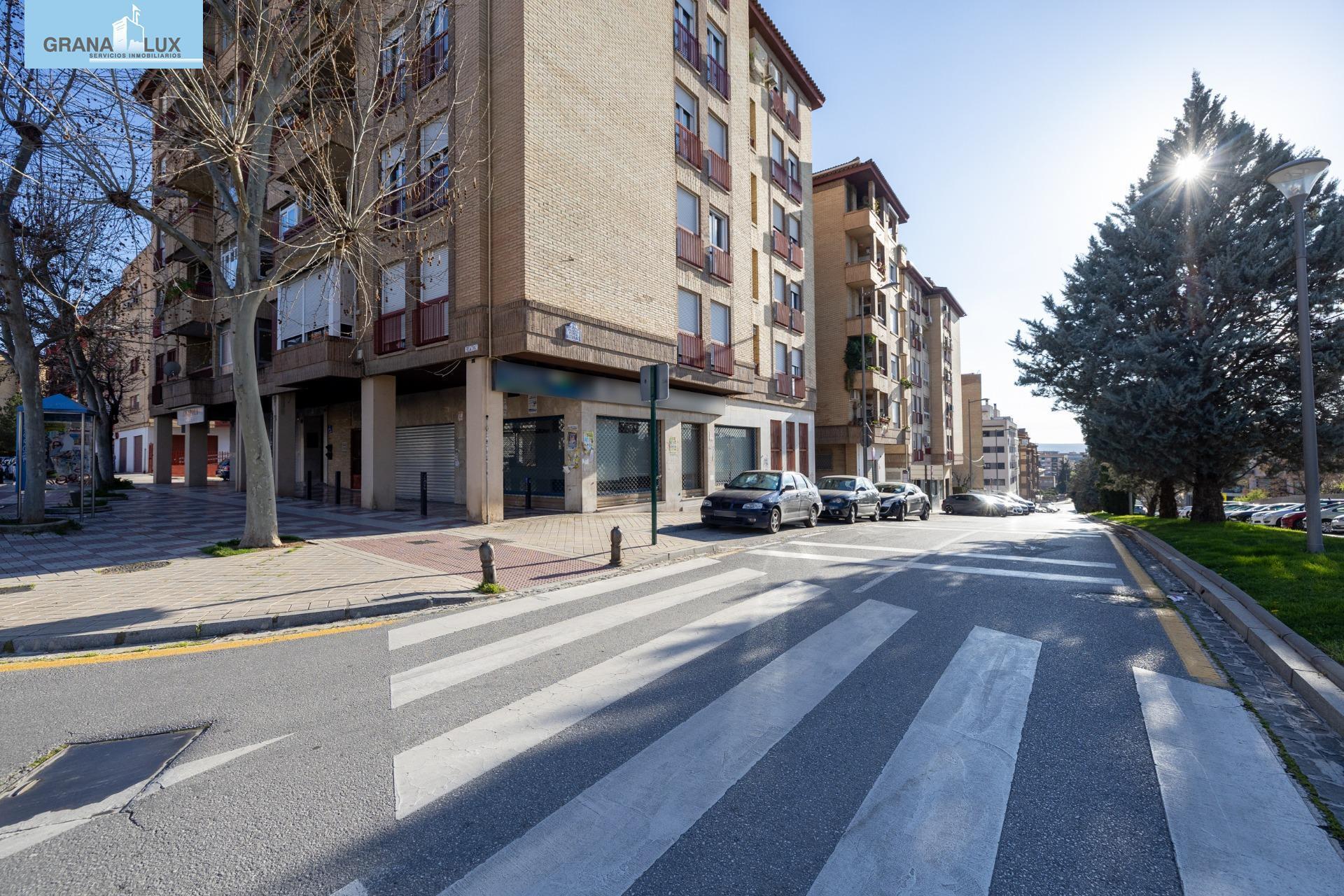 Retail in Granada for sale Building Photo- Image 1 of 38