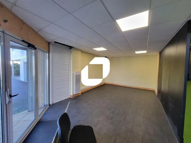 Office in Les Sorinières to rent - Interior Photo - Image 3 of 8