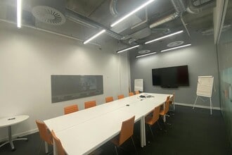 Basing Vw, Basingstoke to rent Interior Photo- Image 1 of 2