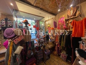 Retail in Madrid, Madrid to rent Interior Photo- Image 2 of 7