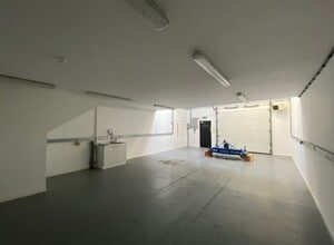 Chichester Marina, Chichester to rent Interior Photo- Image 1 of 3