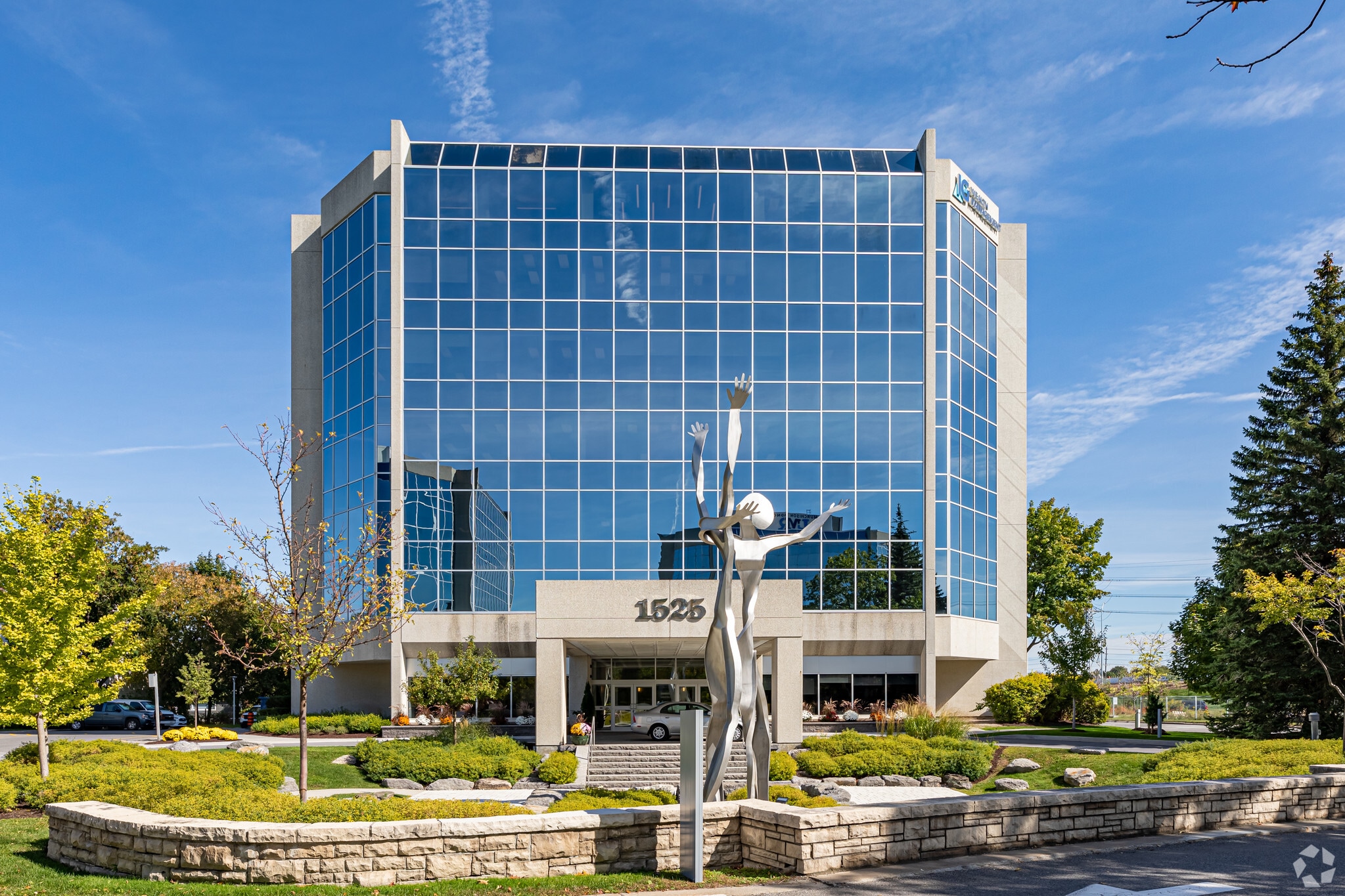 1525 Carling Ave, Ottawa, ON to rent Primary Photo- Image 1 of 4