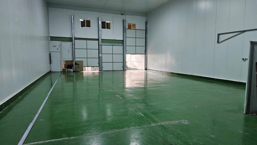Industrial in Colmenar, Málaga for sale - Interior Photo - Image 3 of 12