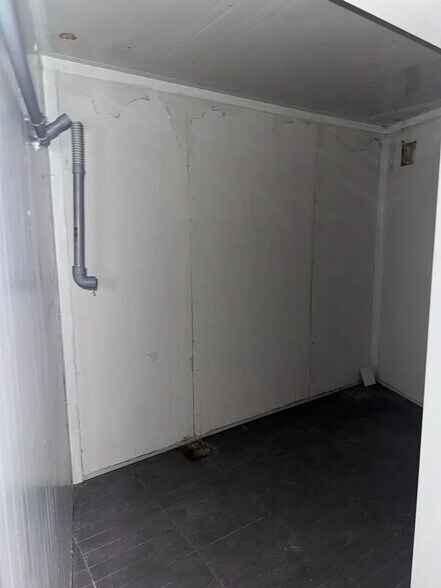 Retail in Paris for sale - Interior Photo - Image 3 of 3