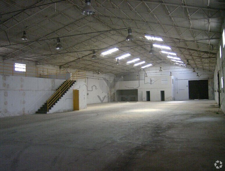 Industrial in Cuenca, Cuenca to rent - Primary Photo - Image 1 of 6