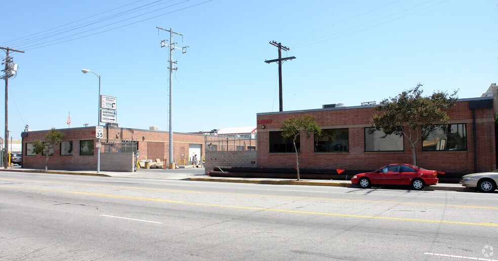 13060 Saticoy St, North Hollywood, CA for rent - Building Photo - Image 1 of 17