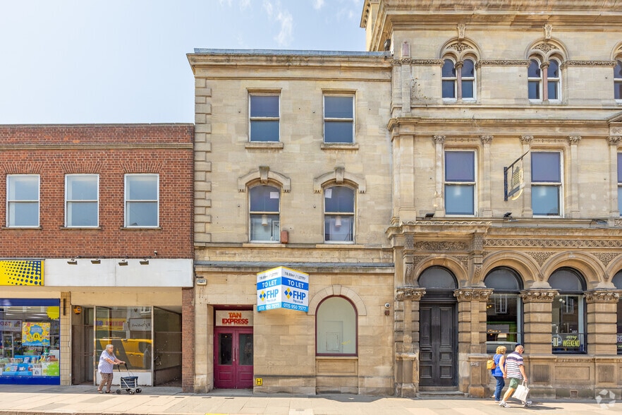 54 High St, Grantham for sale - Primary Photo - Image 1 of 1