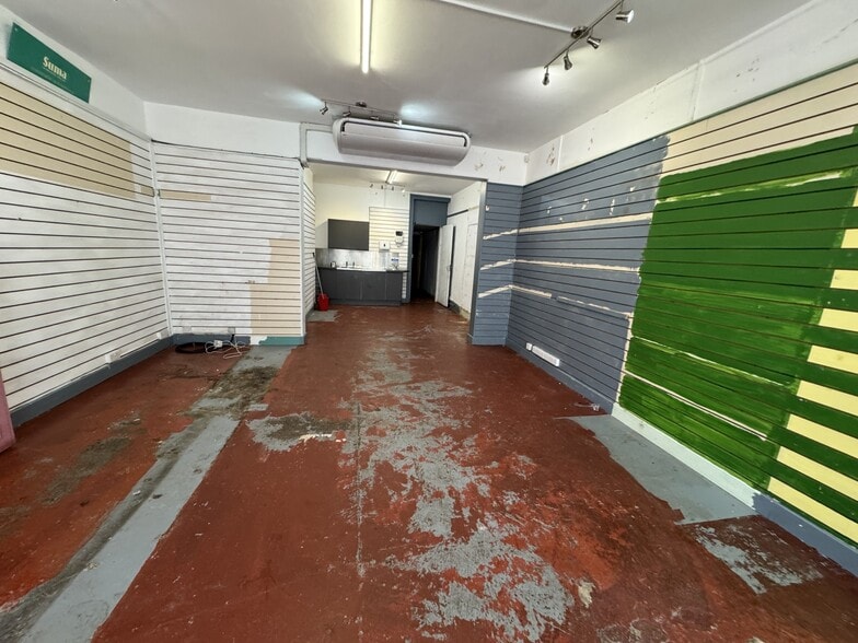 5 Peel St, Huddersfield for sale - Interior Photo - Image 3 of 9