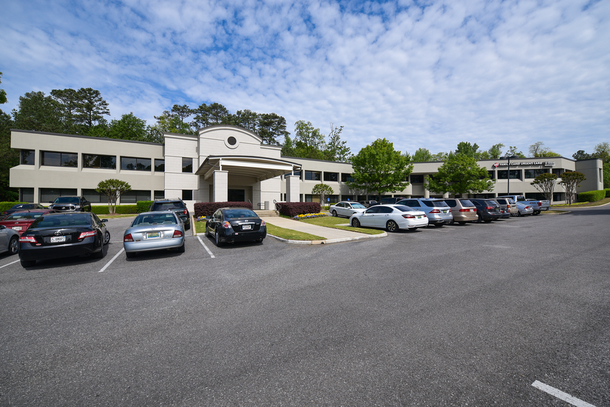 200 Montgomery Hwy, Birmingham, AL for rent - Building Photo - Image 1 of 9